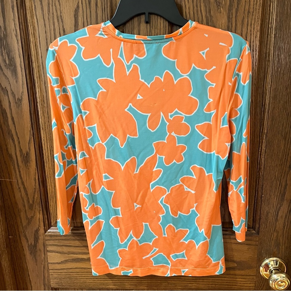 Floral Top - Picture 3 of 4